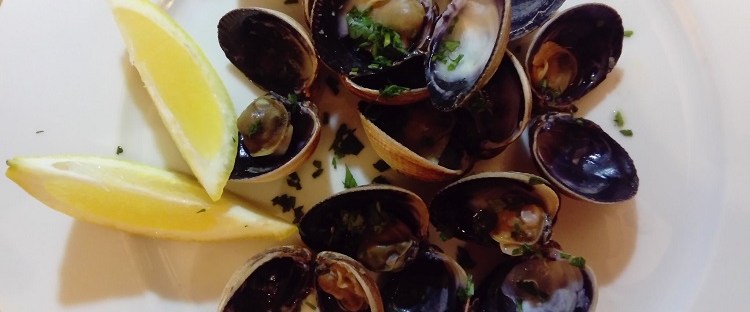 James Bond littleneck clams