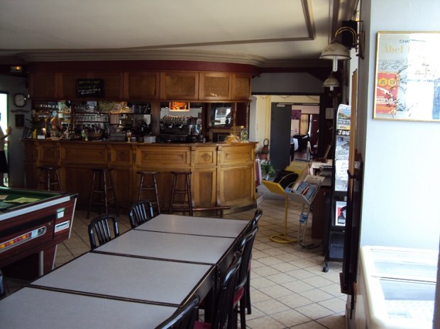 James Bond food Voyageurs